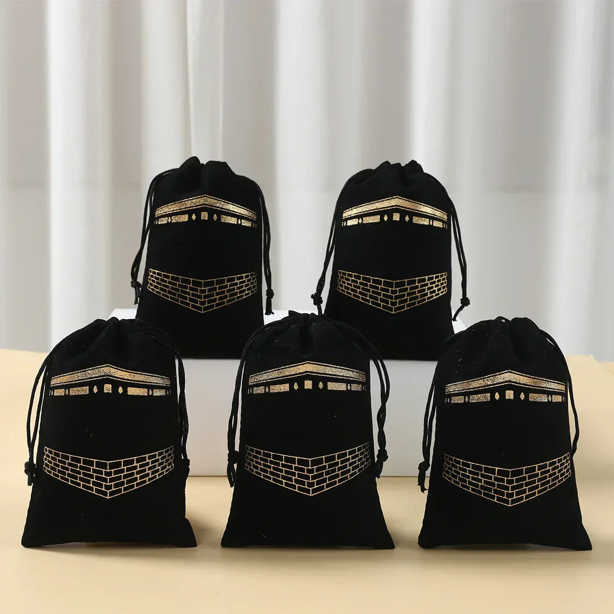 Hajj Mubarak Gift Bags – 6Pcs Bags for Family & Friends